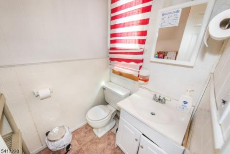 8 Stonehedge Lane Byram NJ 07821