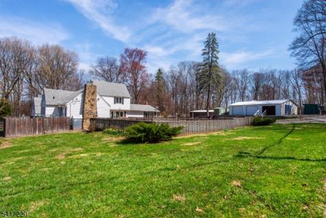 8 Stonehedge Lane Byram NJ 07821