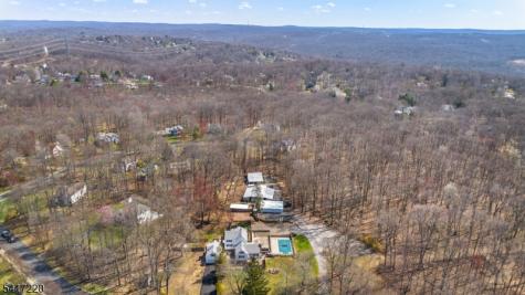 8 Stonehedge Lane Byram NJ 07821