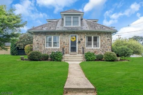 122 Aurora Street Lopatcong NJ 08865