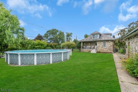 122 Aurora Street Lopatcong NJ 08865