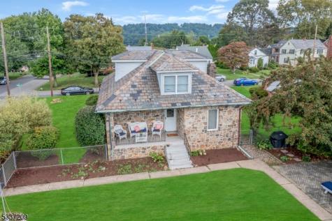 122 Aurora Street Lopatcong NJ 08865