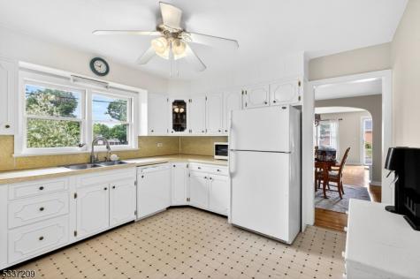 122 Aurora Street Lopatcong NJ 08865