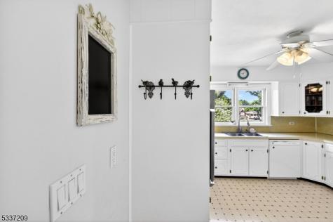 122 Aurora Street Lopatcong NJ 08865