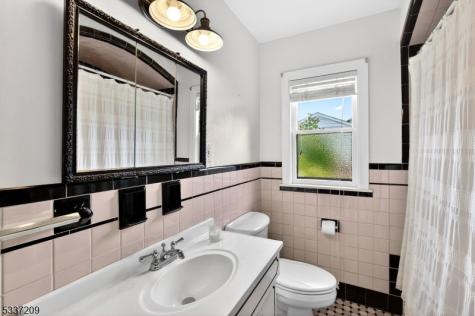 122 Aurora Street Lopatcong NJ 08865