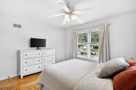 122 Aurora Street Lopatcong NJ 08865