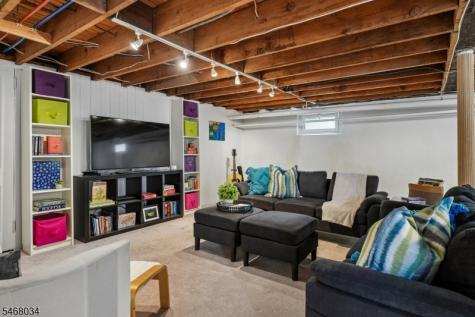 22 Undercliff Road Millburn NJ 07041