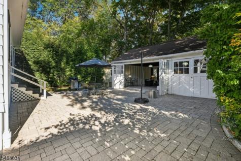 22 Undercliff Road Millburn NJ 07041