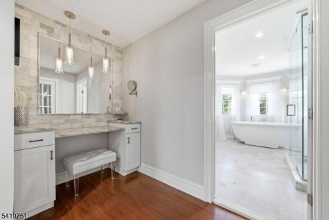 28 Woodshire Terrace Montville NJ 07082