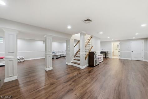 28 Woodshire Terrace Montville NJ 07082