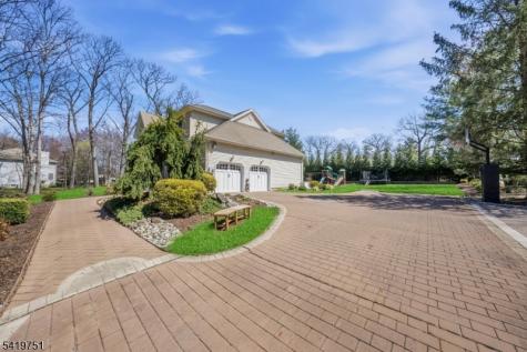 28 Woodshire Terrace Montville NJ 07082