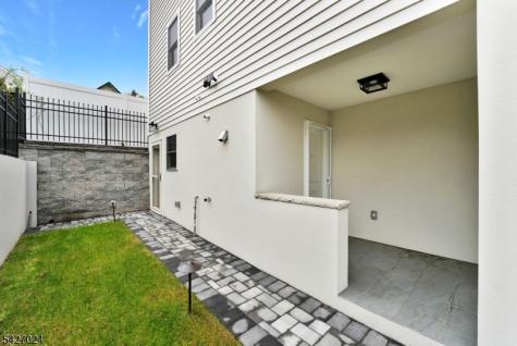 182 East 25th Street Paterson NJ 07514