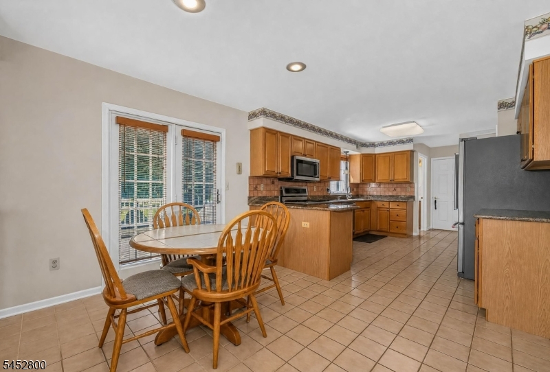 22 Mott Way Raritan NJ 08822