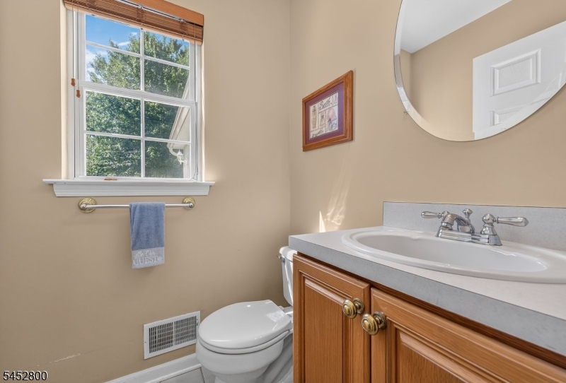 22 Mott Way Raritan NJ 08822