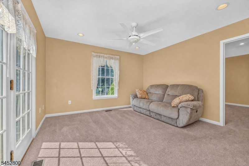 22 Mott Way Raritan NJ 08822