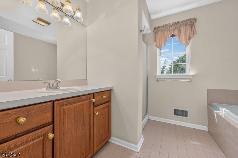 22 Mott Way Raritan NJ 08822