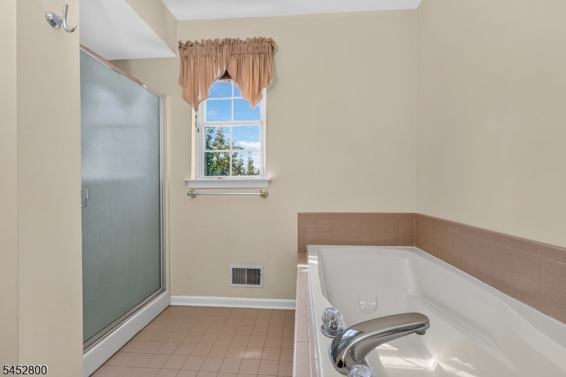 22 Mott Way Raritan NJ 08822