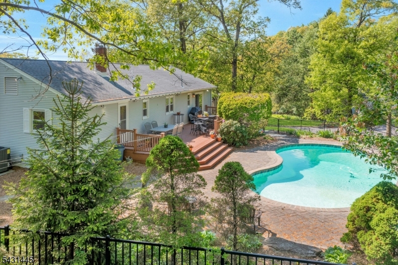 9 Ryerson Avenue Oakland NJ 07436