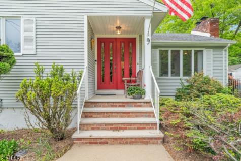 9 Ryerson Avenue Oakland NJ 07436