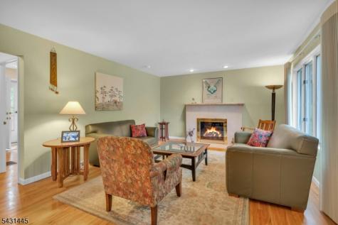 9 Ryerson Avenue Oakland NJ 07436