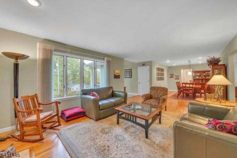 9 Ryerson Avenue Oakland NJ 07436