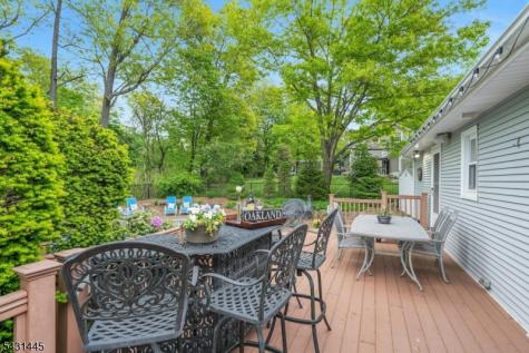 9 Ryerson Avenue Oakland NJ 07436
