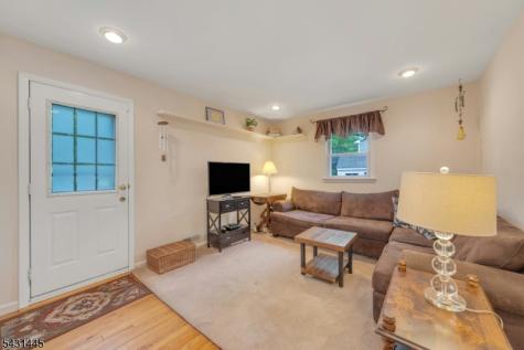 9 Ryerson Avenue Oakland NJ 07436
