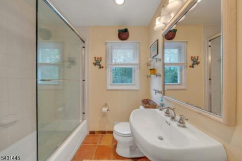 9 Ryerson Avenue Oakland NJ 07436