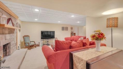 9 Ryerson Avenue Oakland NJ 07436