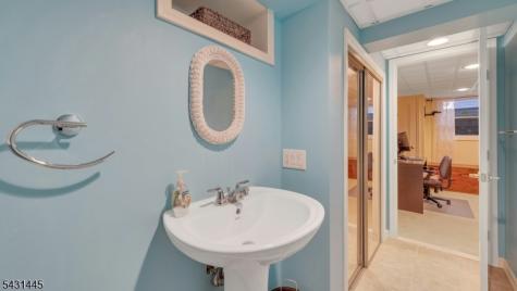 9 Ryerson Avenue Oakland NJ 07436