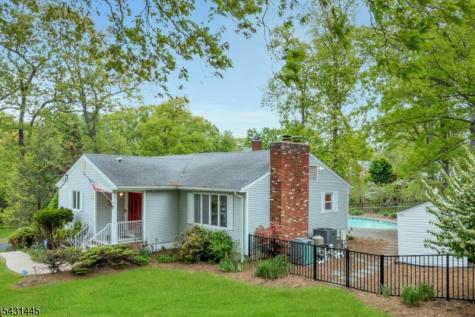 9 Ryerson Avenue Oakland NJ 07436