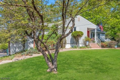 9 Ryerson Avenue Oakland NJ 07436