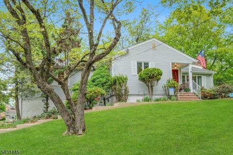 9 Ryerson Avenue Oakland NJ 07436
