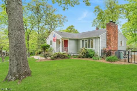 9 Ryerson Avenue Oakland NJ 07436