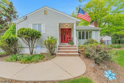 9 Ryerson Avenue Oakland NJ 07436
