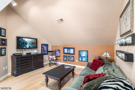 7 Heath Drive Chester NJ 07930