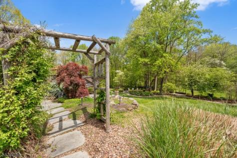 7 Heath Drive Chester NJ 07930