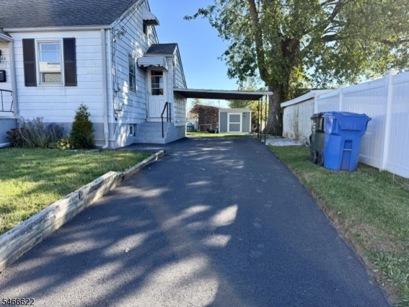 52 Daniel Street Woodbridge NJ 07064