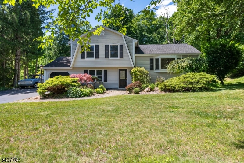46 Sussex Drive West Milford NJ 07480