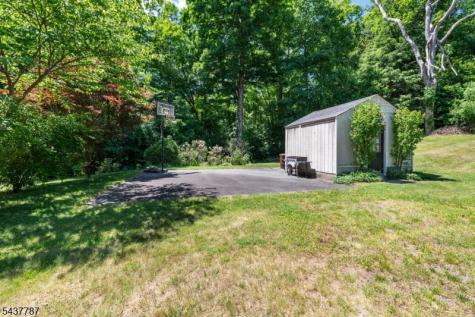 46 Sussex Drive West Milford NJ 07480