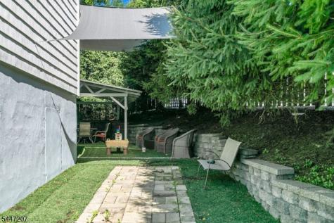 25 Gillette Road Long Hill NJ 07933