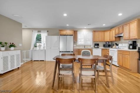 25 Gillette Road Long Hill NJ 07933