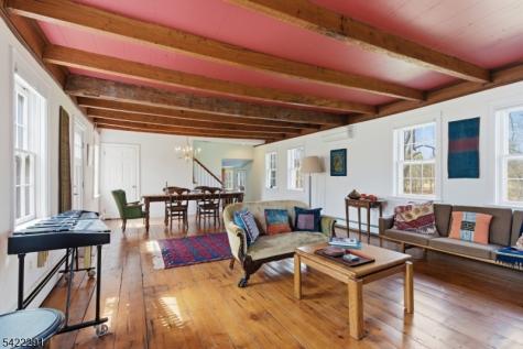 15 Welisewitz Road East Amwell NJ 08551