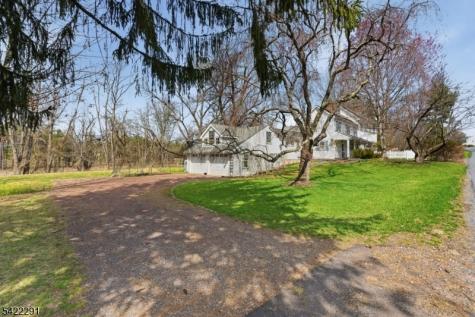 15 Welisewitz Road East Amwell NJ 08551