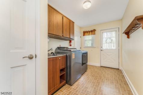 9 Westminster Drive Clinton NJ 08801