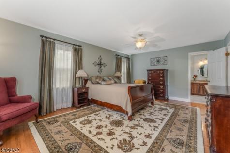 9 Westminster Drive Clinton NJ 08801