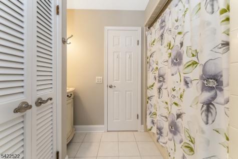 9 Westminster Drive Clinton NJ 08801
