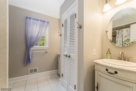 9 Westminster Drive Clinton NJ 08801