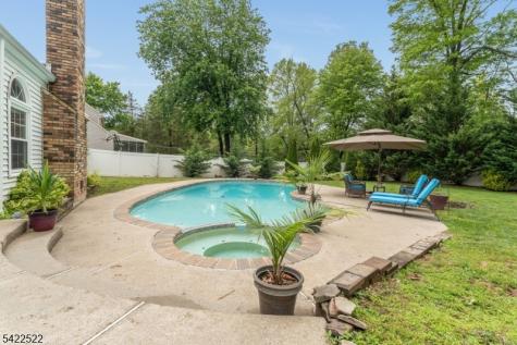 9 Westminster Drive Clinton NJ 08801