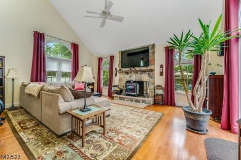 9 Westminster Drive Clinton NJ 08801